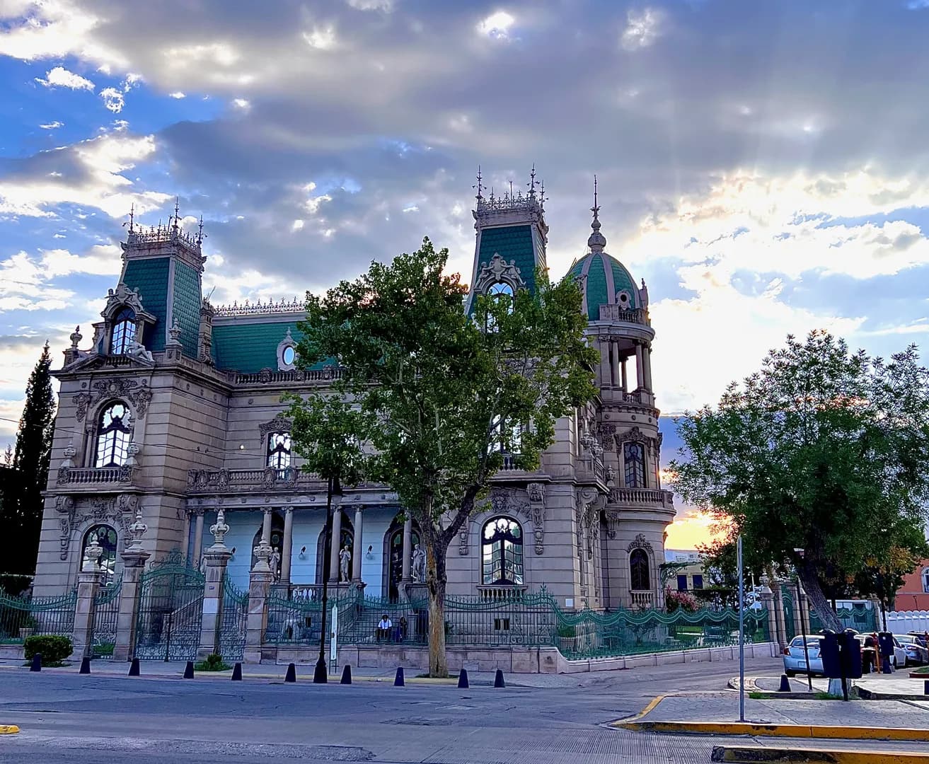 Arquitectura Histórica y Haciendas de Alto Contraste - Imagen 1