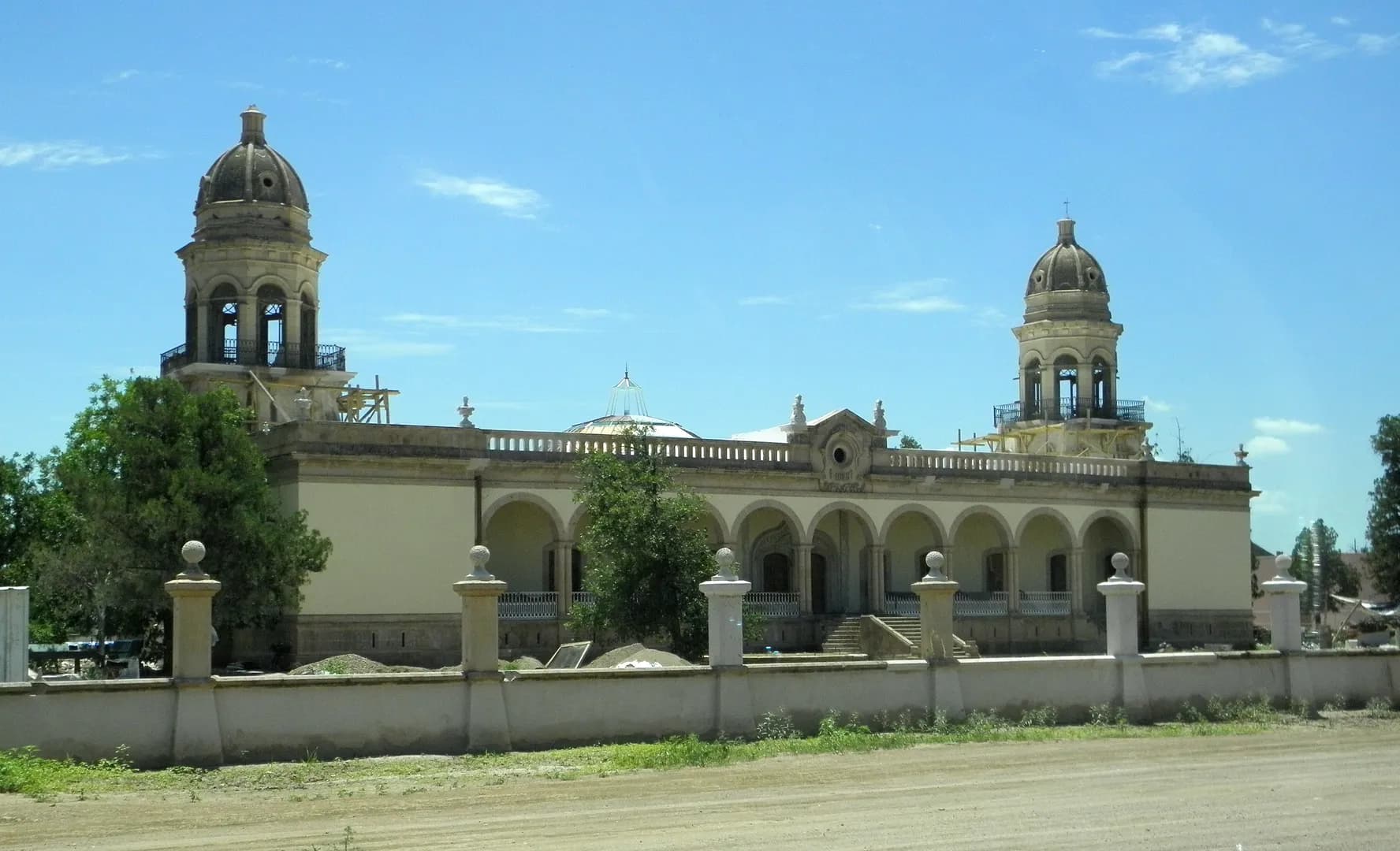 Arquitectura Histórica y Haciendas de Alto Contraste - Imagen 3